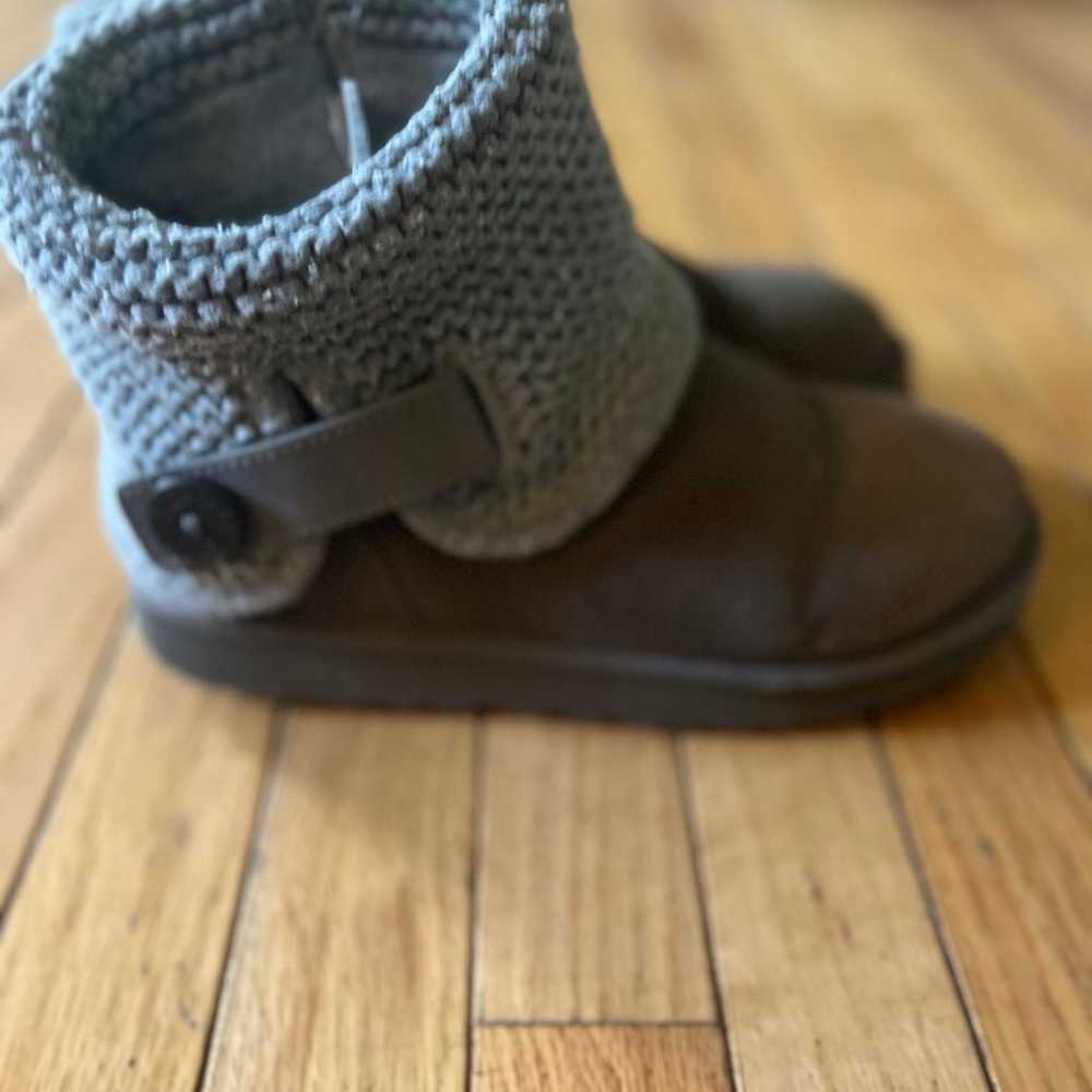 ugg boots womens 8 Gray Knit Sweater Side Button … - image 1