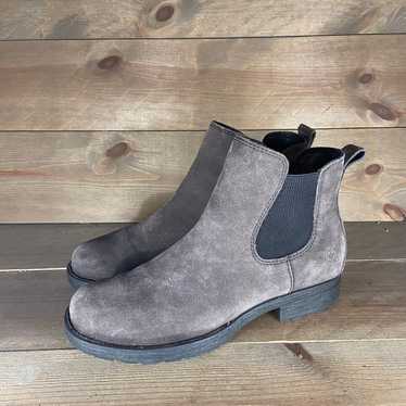 Born cove Womens size 9 shoes gray black suede sli