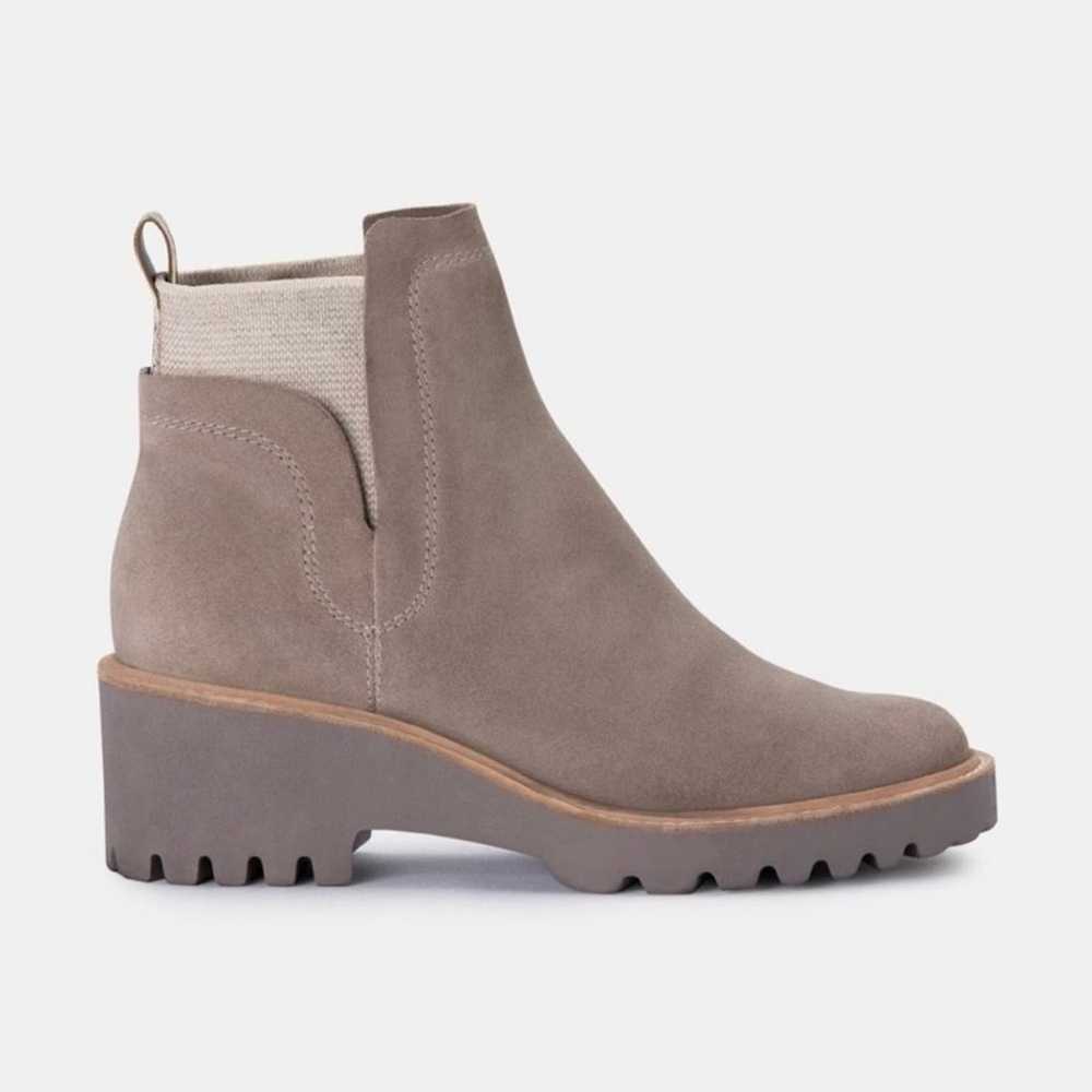 Dolce Vita Huey H2O Suede Chelsea Boots Women’s 1… - image 1