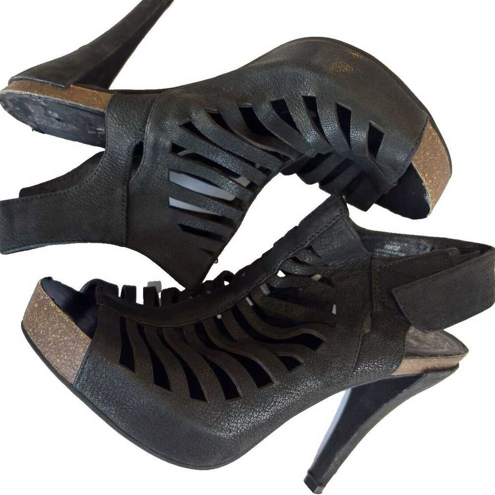 Vince Camuto leather gladiator peep toe heels san… - image 6