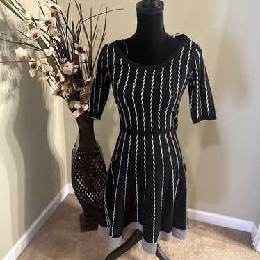 Gabby Skye WOMEN Sweater DRESS. SIZE Small $139+ T