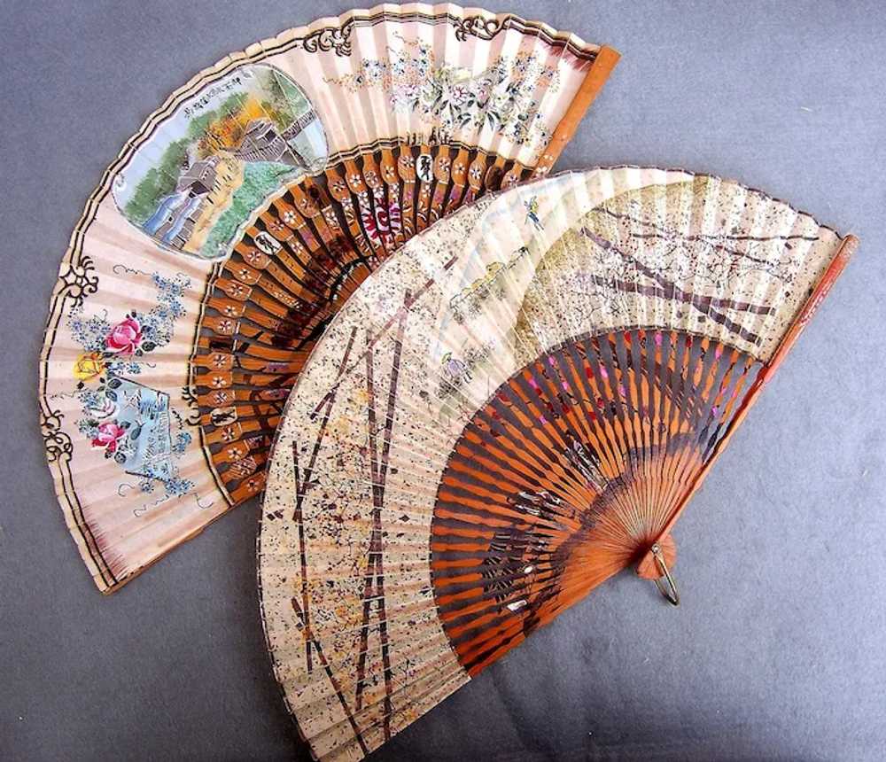 Two vintage Chinese fans pierced sandalwood with … - image 2