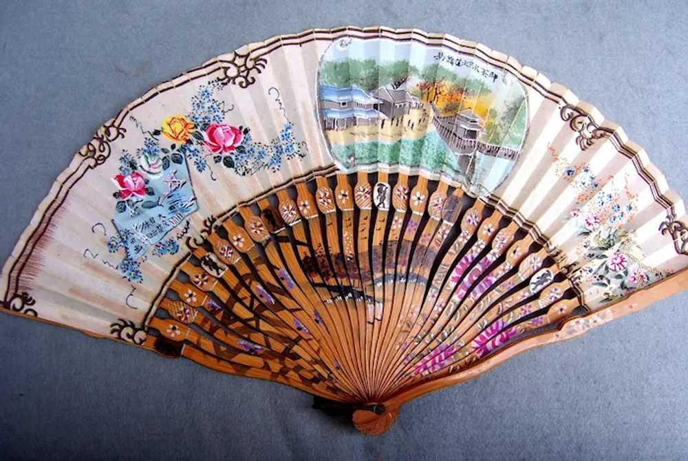 Two vintage Chinese fans pierced sandalwood with … - image 3