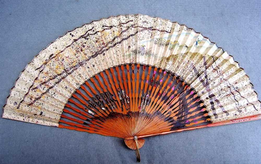 Two vintage Chinese fans pierced sandalwood with … - image 4