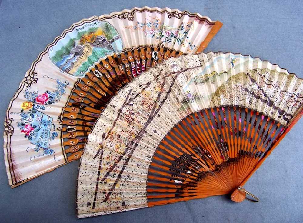 Two vintage Chinese fans pierced sandalwood with … - image 7