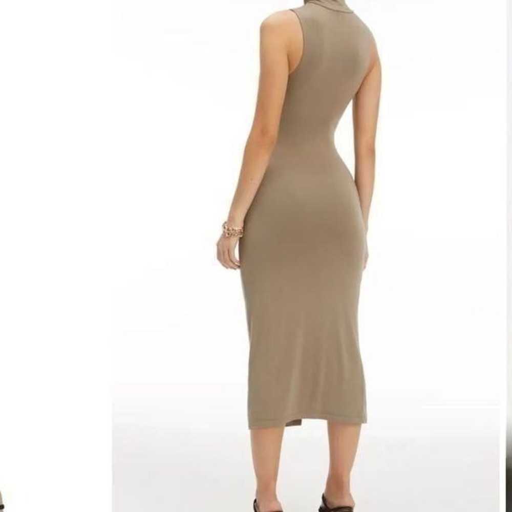 NEW Good American Tan Sleeveless Midi Dress| Size… - image 4