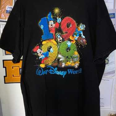 Vintage Walt Disney world t shirt