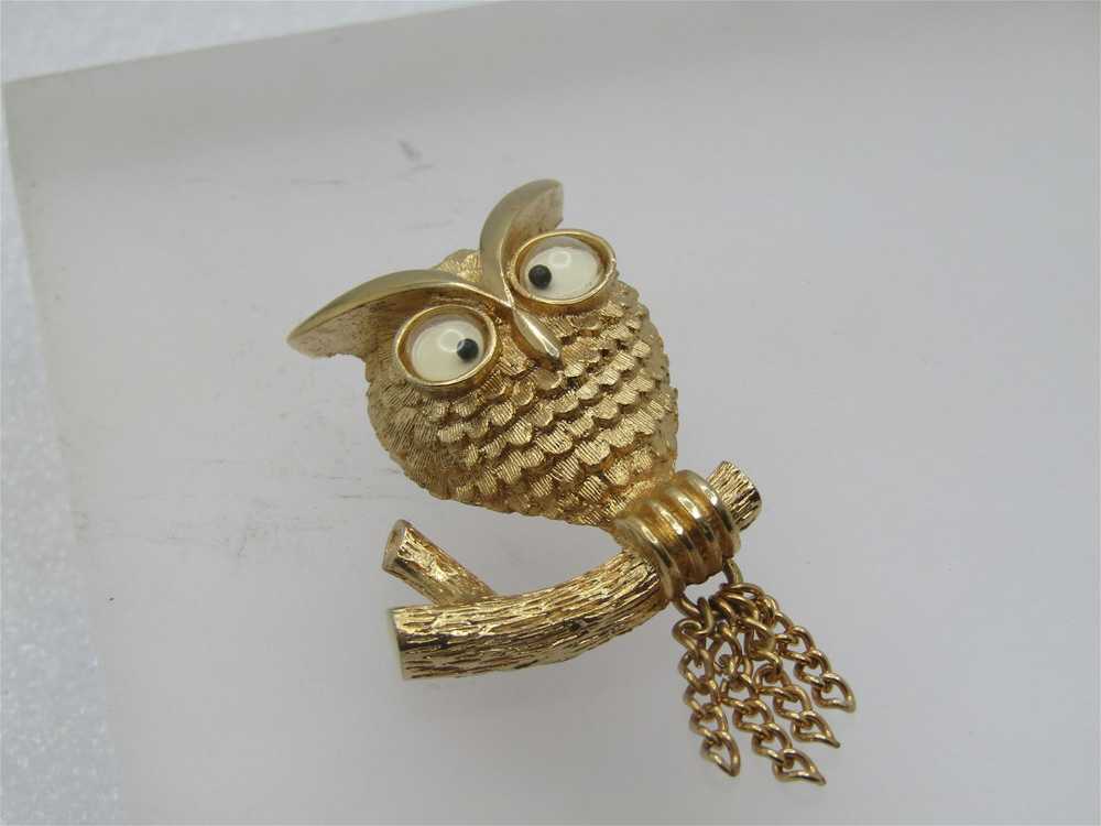 Vintage "Wise Guy" Owl Brooch, on Branch, Avon, 1… - image 5