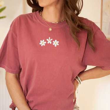 Comfort Colors Daisy Shirt, Embroidered Comfort Co