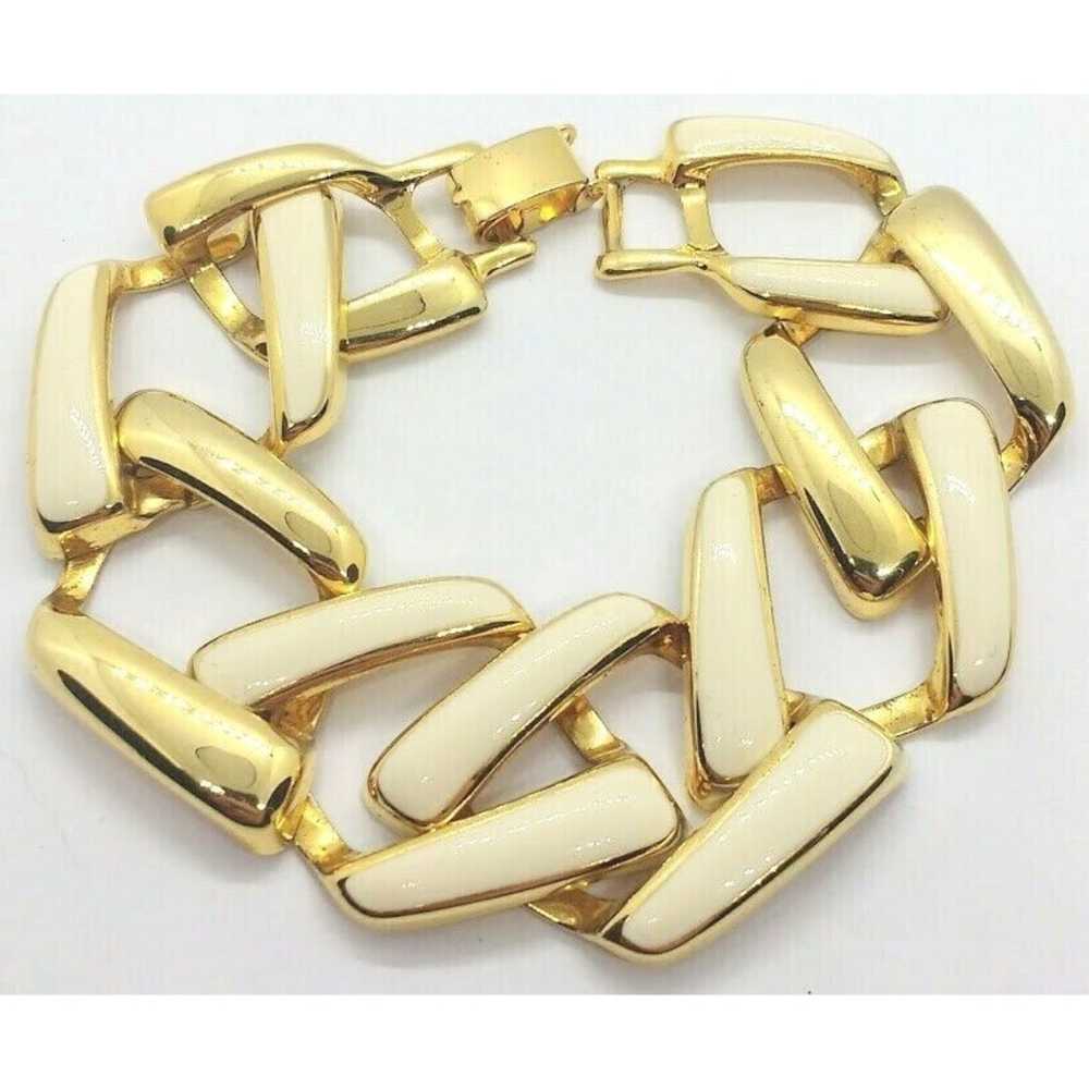 Lovely Retro Vintage 1970's Gold Plated White Ena… - image 2