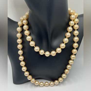 Vintage Ciner faux pearl necklace