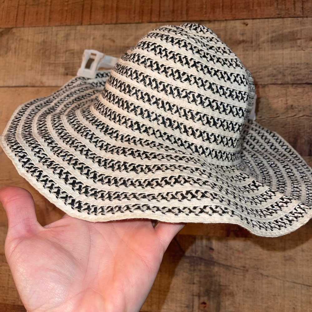 Jacqueline Smith vintage beach hat - image 2