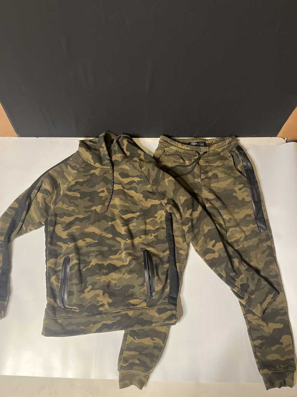 Brooklyn Cloth BKC Camo Hoodie & Jogger Set - image 1