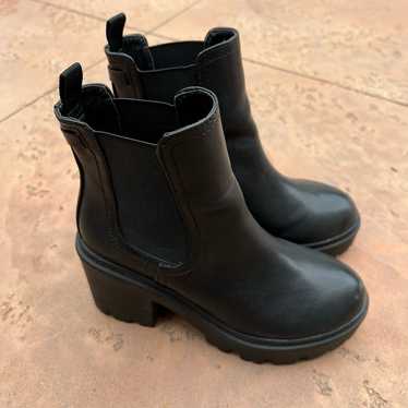 Urban outfitters boots