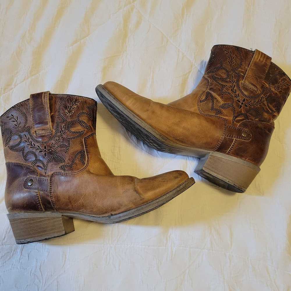 Womens Sterling River boots 9.5 M. - image 2