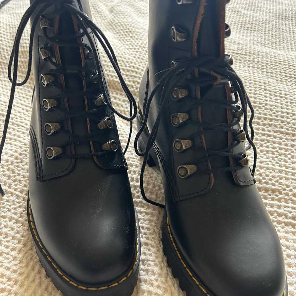 Dr Martens Lenora boot size 8 - image 2