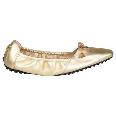 TOD’S Gold Leather Flat