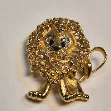 Vintage jomaz lion brooch - Gem