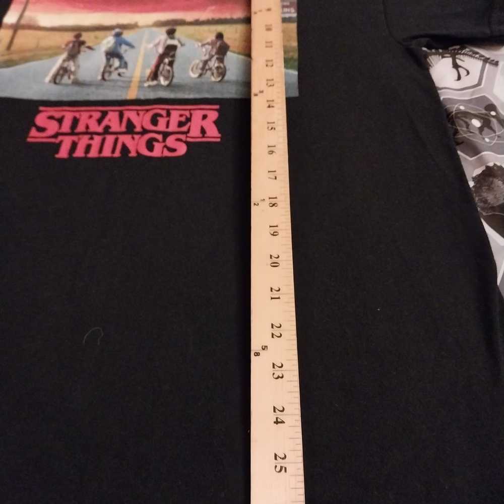 Stranger Things Netflix group shirt season 1 - image 2