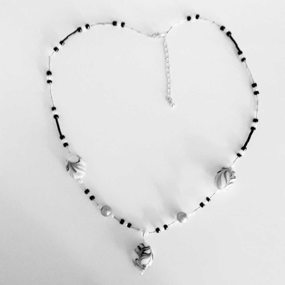 Vintage Beaded Necklace Black White 20" - image 3