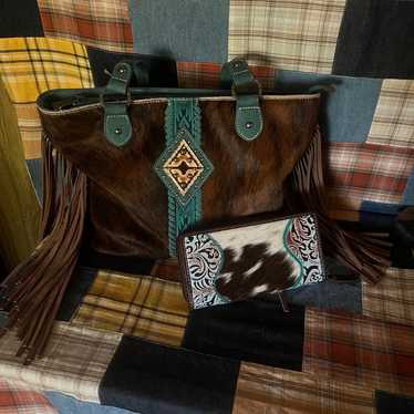 Cowhide leather purse and wallet