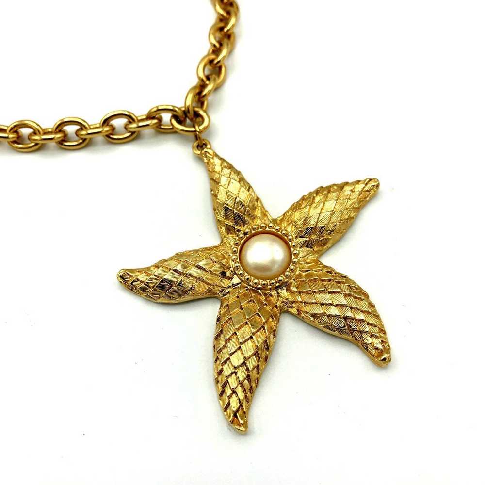 Kenneth Jay Lane Classic Gold Shell & Starfish Ch… - image 7