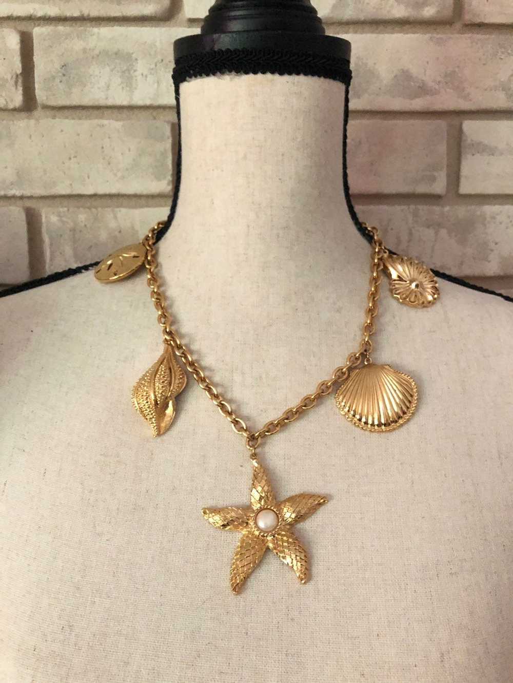 Kenneth Jay Lane Classic Gold Shell & Starfish Ch… - image 9