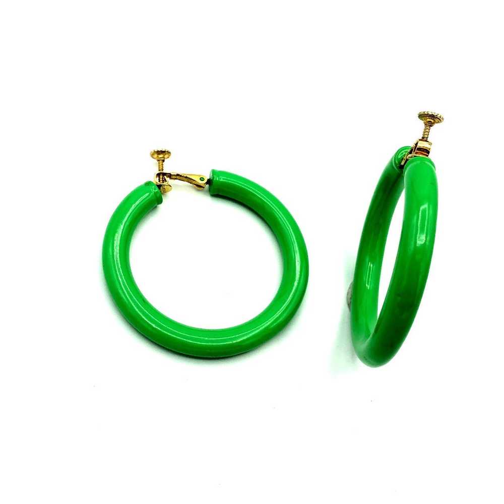 Trifari Large Green Hoop Vintage Clip-On Earrings - image 2