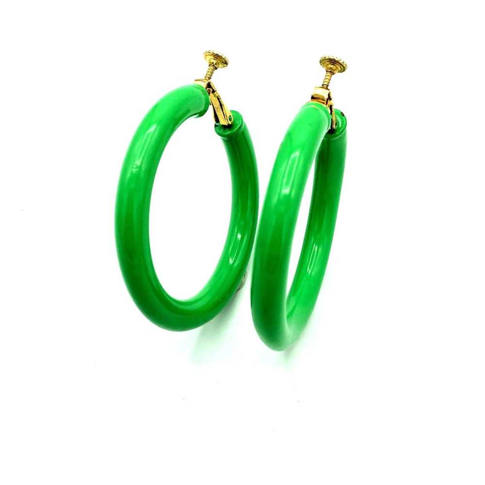 Trifari Large Green Hoop Vintage Clip-On Earrings - image 3