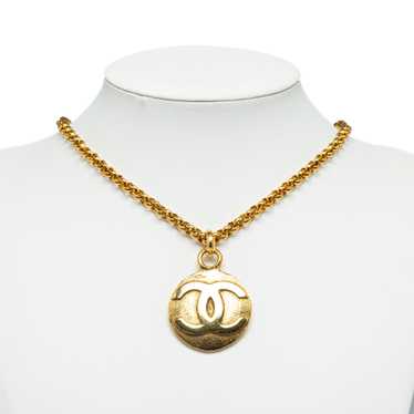 Gold Chanel CC Round Pendant Necklace - image 1