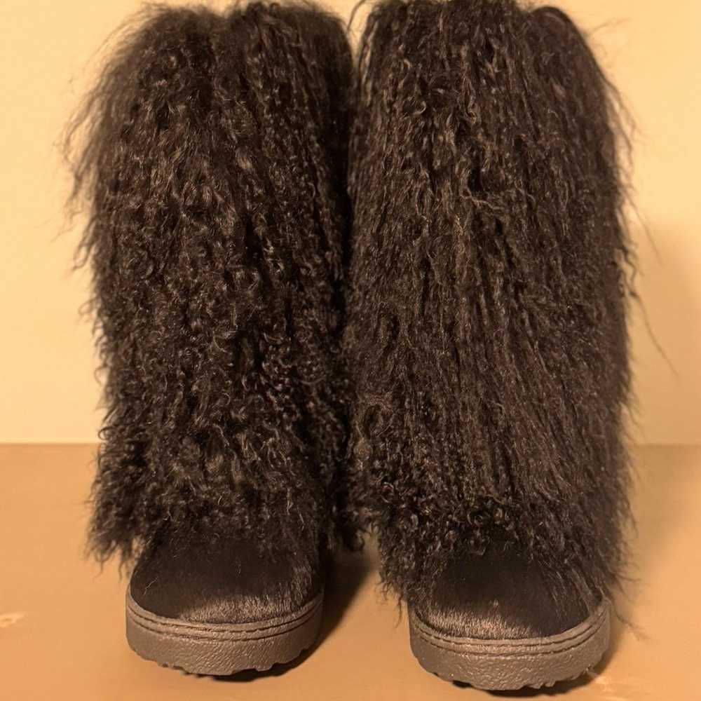 Bearpaw boetis II black fur boots women’s size 8 - image 1