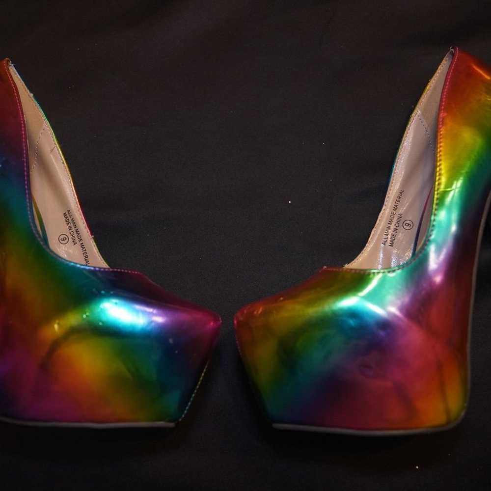 high Heels - image 1