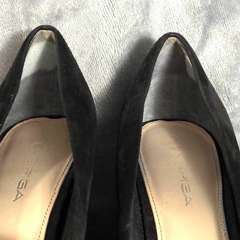 Via Spiga “Darby” wedge heel black suede 3” pumps… - image 10