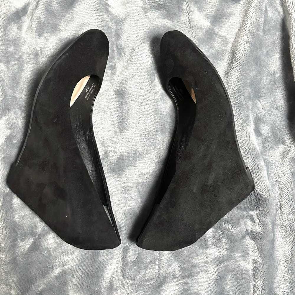 Via Spiga “Darby” wedge heel black suede 3” pumps… - image 4