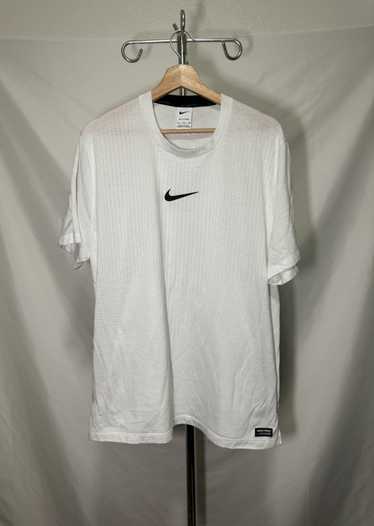 Nike Nike Pro Mesh Tee