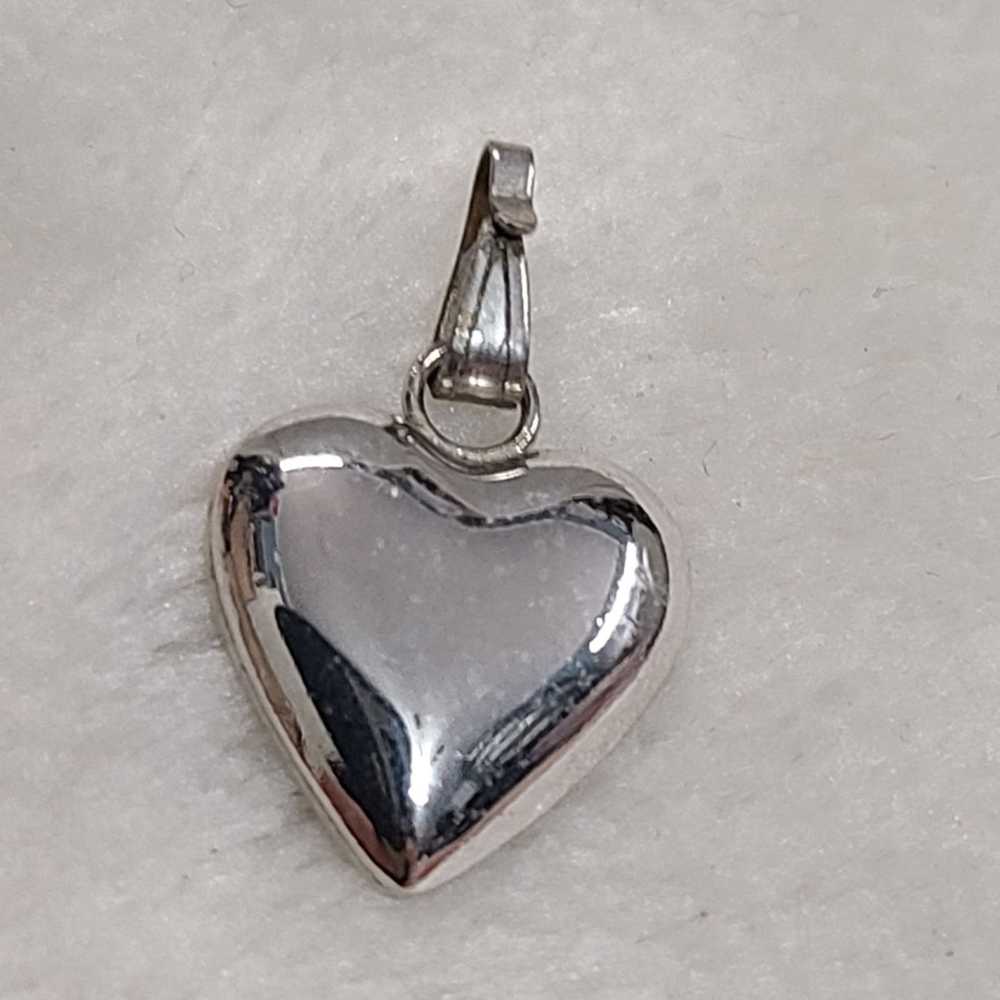 Vintage Vintage Small Sterling Silver Heart Penda… - image 1