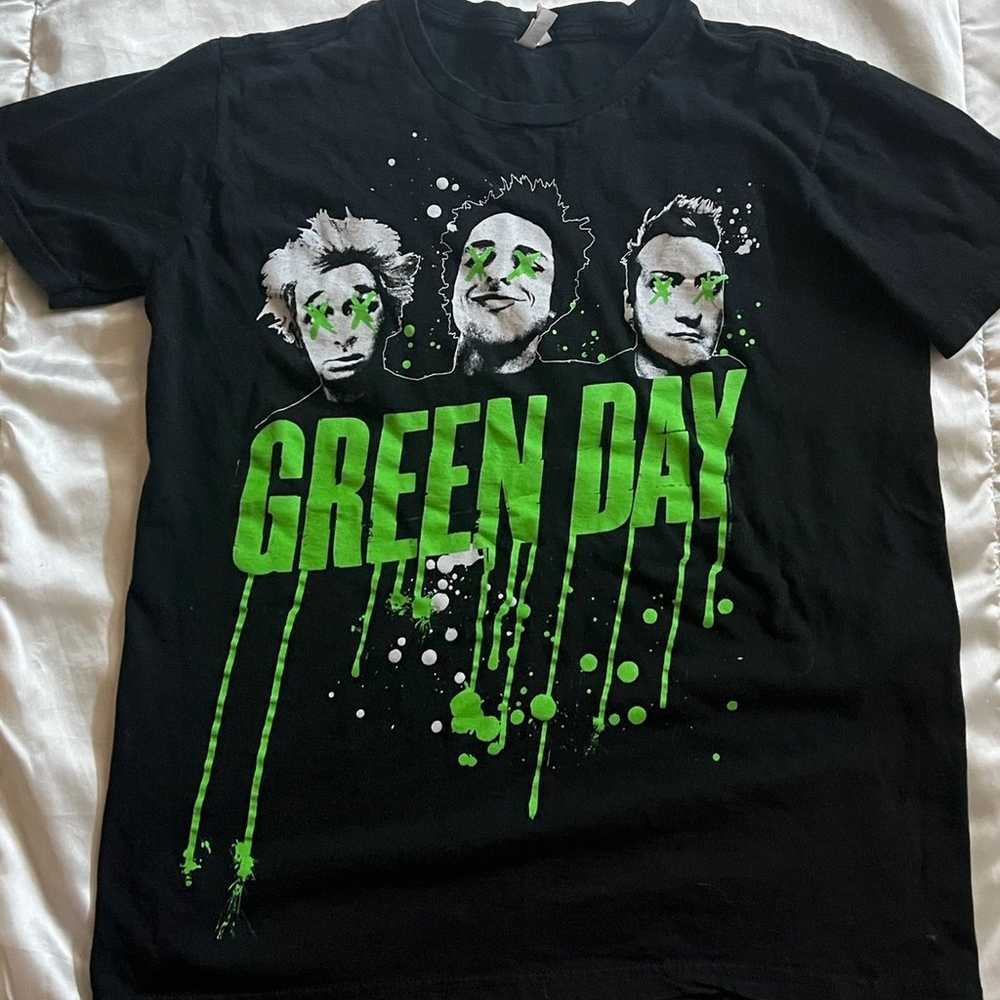 HTF Green Day Graphic T-Shirt | Uno Dos Tre! Era … - image 1