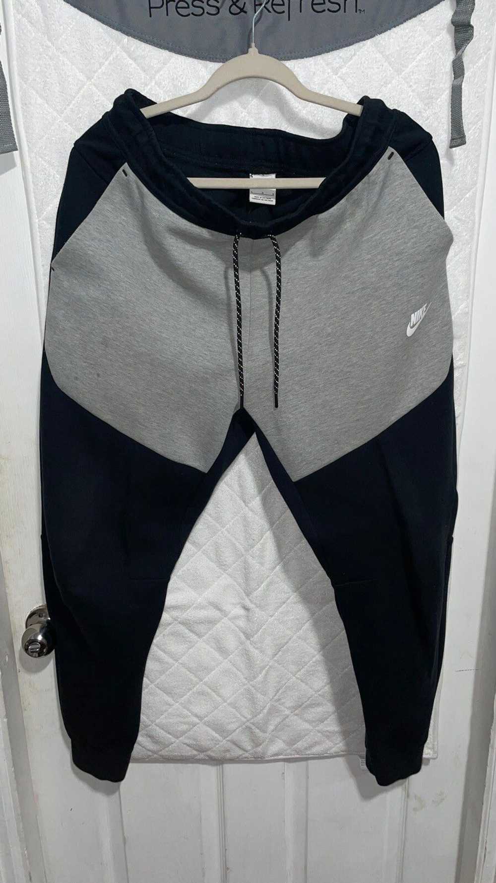 Nike Nike Tech Fleece Joggers Size Large - image 2