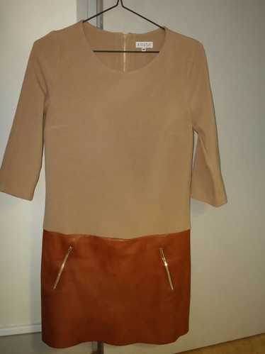 la boutique de JEANNE Robe Claudie Pierlot camel. 