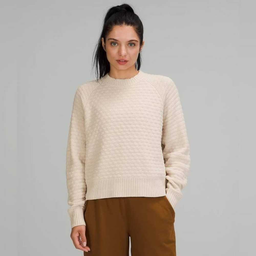 Lululemon Women’s Sz M/L Cream Sweater Texture Pl… - image 3