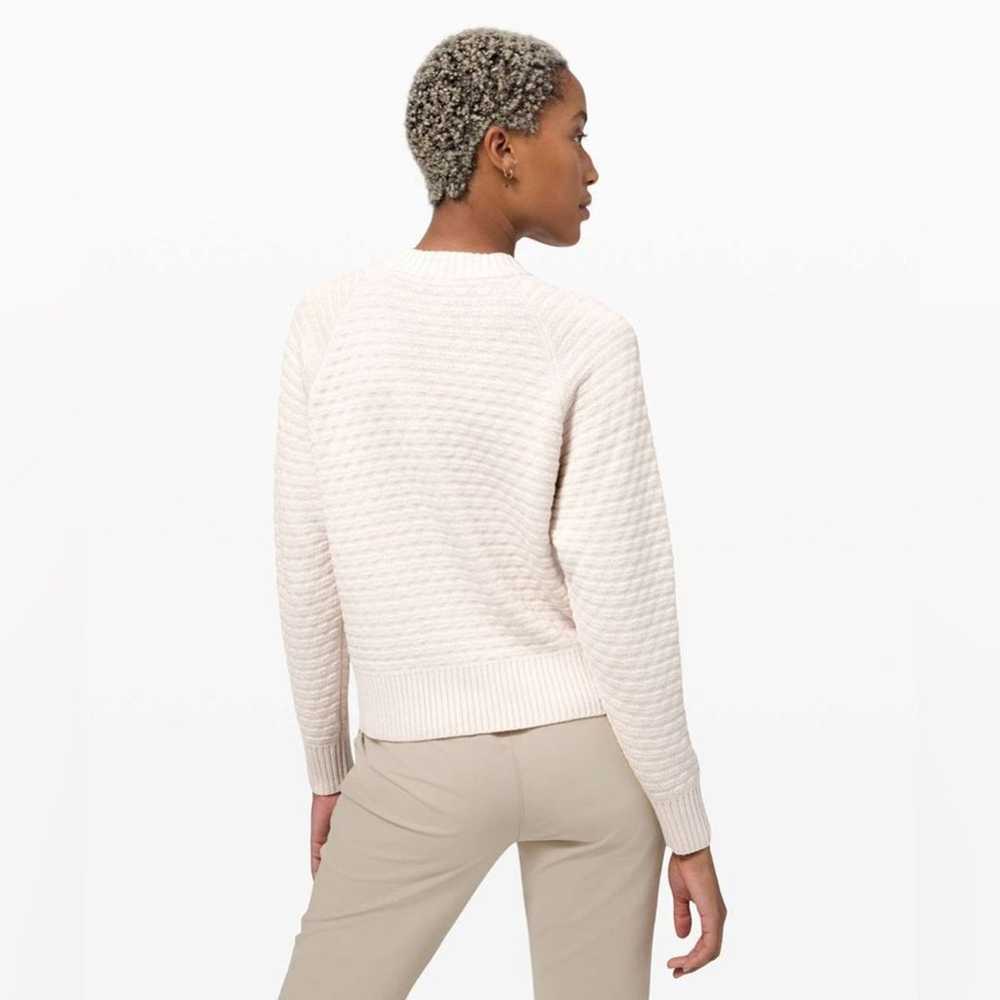 Lululemon Women’s Sz M/L Cream Sweater Texture Pl… - image 5