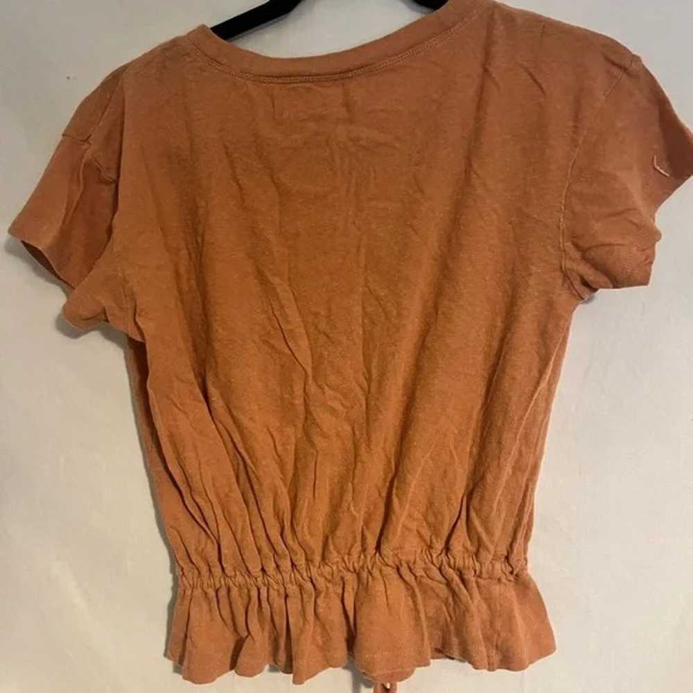 cinched waist tee sz small - image 2