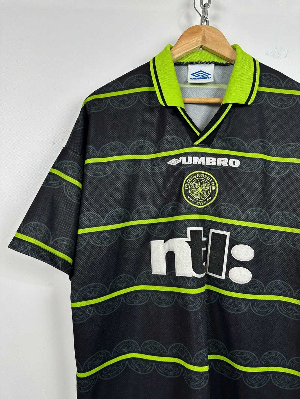 Soccer Jersey × Umbro × Vintage 1998/99 Umbro Cel… - image 3