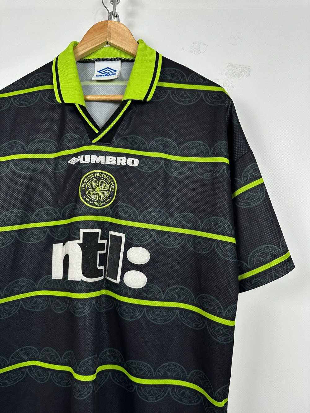 Soccer Jersey × Umbro × Vintage 1998/99 Umbro Cel… - image 4