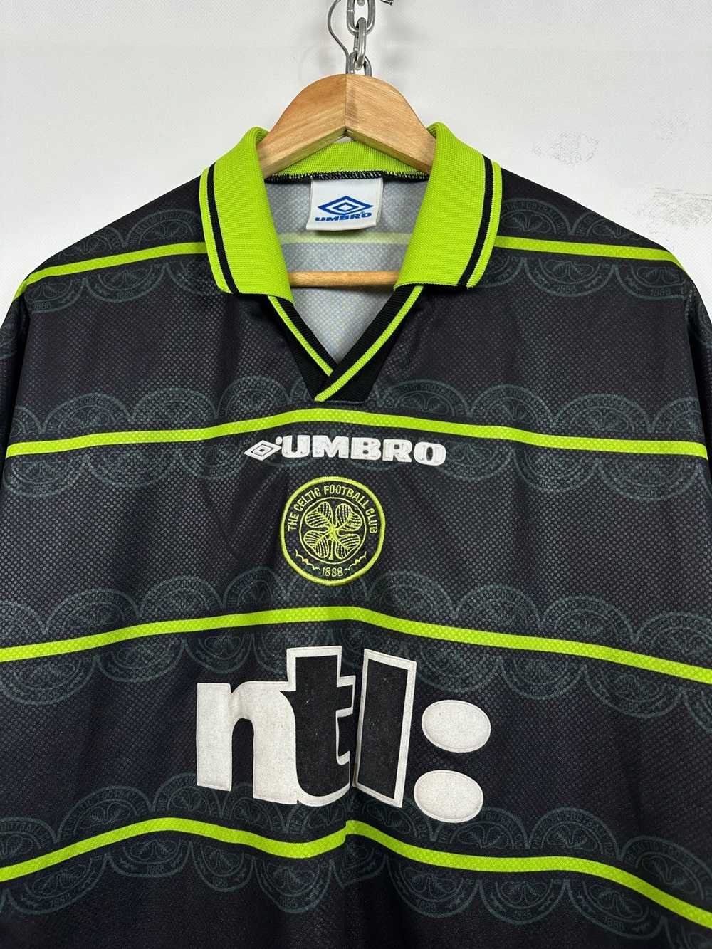 Soccer Jersey × Umbro × Vintage 1998/99 Umbro Cel… - image 5