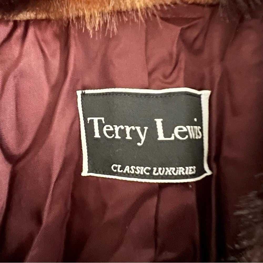 Vintage Fur coat by Terry Lewis Classic Luxeries … - image 5