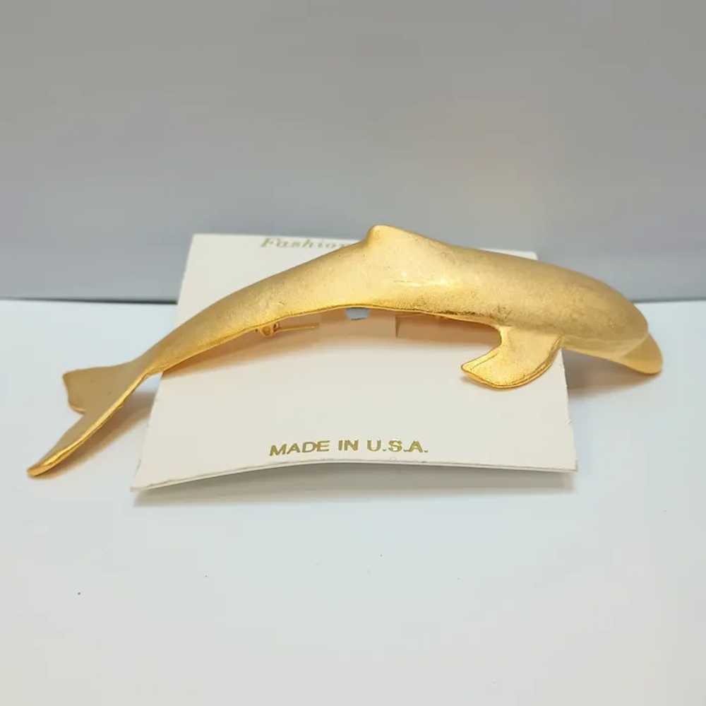 Dolphin shoulder brooch brushed gold tone on card - image 4