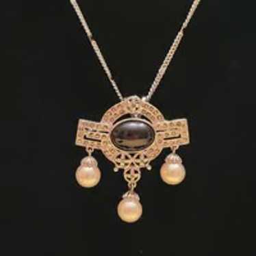 Vintage look 90s Costume Pearl Drop Necklace - image 1