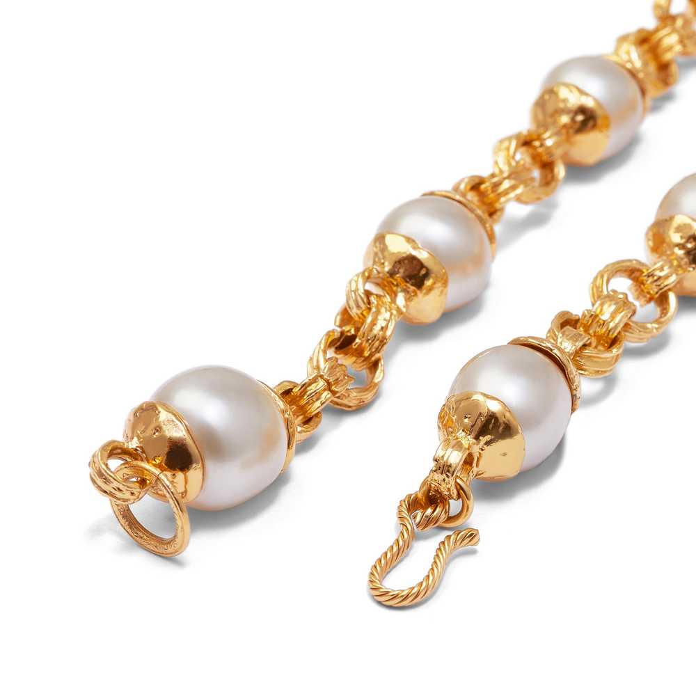 1990s Chanel Gold Chain and Pearl Necklace - image 3