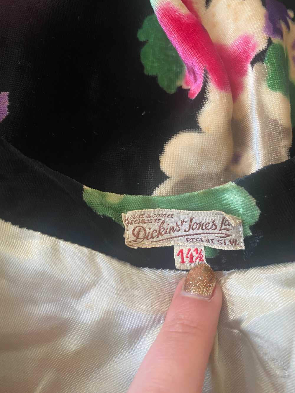 1930s Dickins and Jones Floral Silk Velvet Coat - image 5